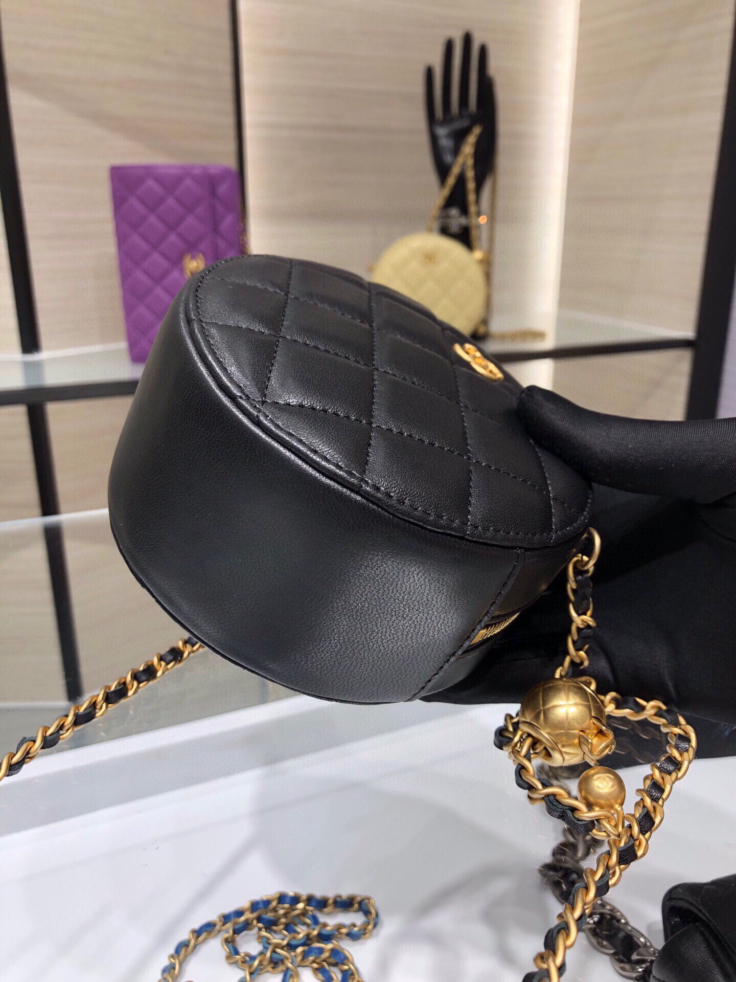 Ohanel新品圆饼链条包搭配风靡全球小金珠元素可调节链条尺寸12x12x4.5cmAS1449Y