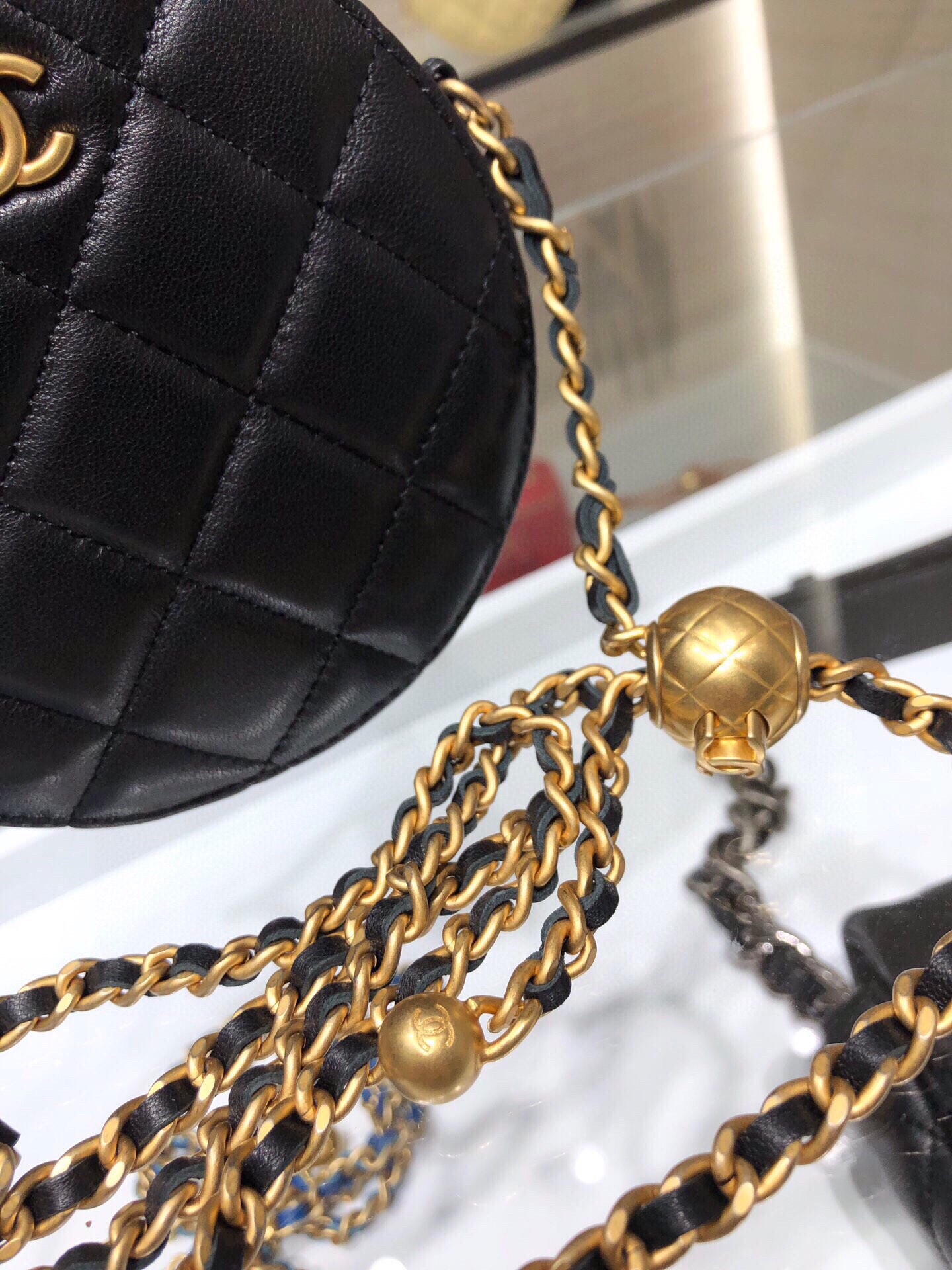 Ohanel新品圆饼链条包搭配风靡全球小金珠元素可调节链条尺寸12x12x4.5cmAS1449Y