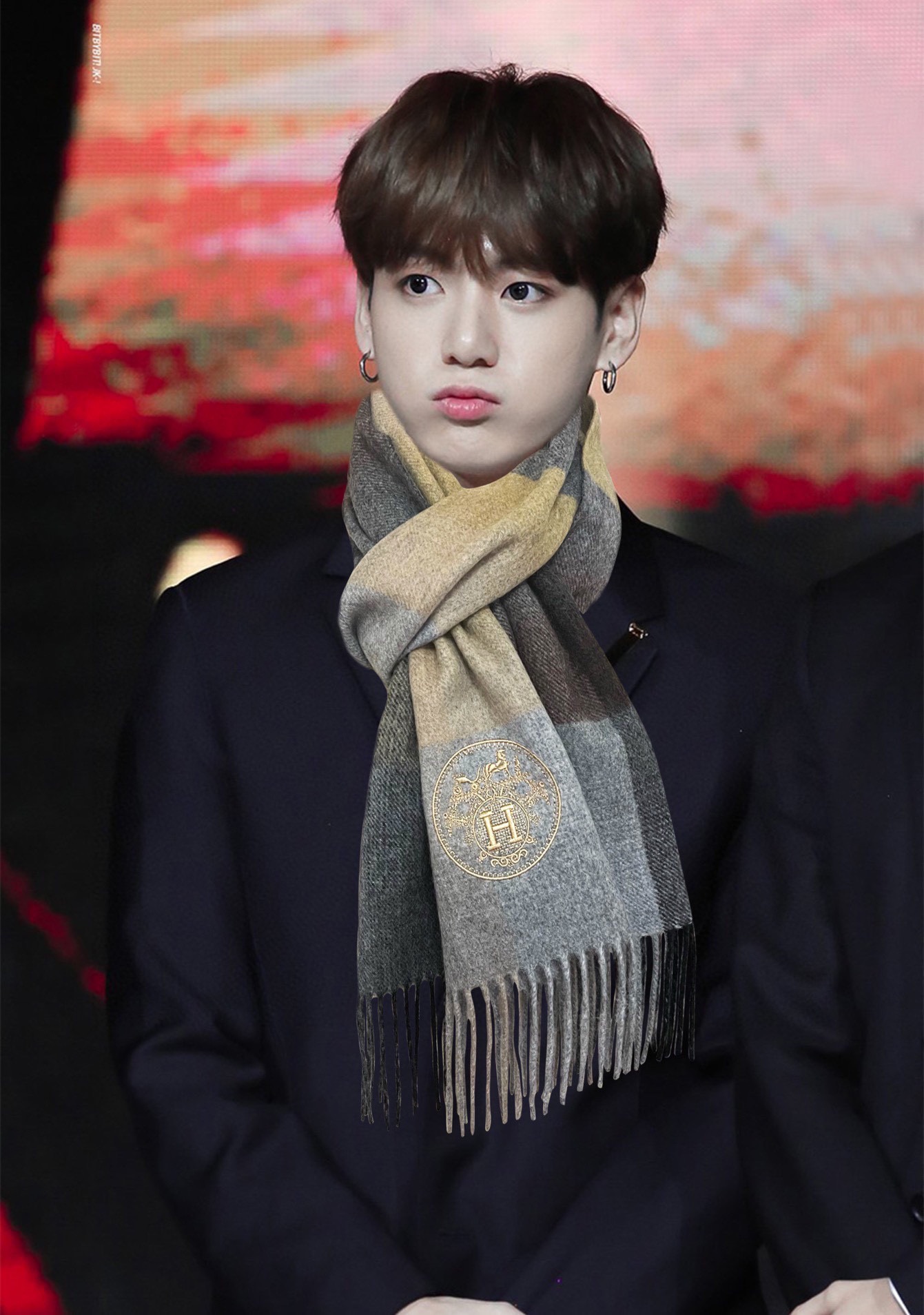 NO:171383,Aimus' latest model [Classic Plaid War Horse] universal couple model for men and women, never out of time, the upper body effect is very good, the mellow texture of Scottish style is made of pure cashmere fabric, which shows extraordinary and excellent quality. It uses exquisite craftsmanship to weave plaid patterns to create extraordinary and fashionable style size 32*180 material cashmere, high-version scarf, hermes19860909爱马士最新款【经典格子战马】男女通用情侣款,永不过时,上身效果非常棒质感醇尚的苏格兰风格采用纯羊绒面料匠制而就彰显非凡卓越品质采用精湛工艺织就格纹图案营造非凡时尚格调尺寸32*180材质羊绒,高版本围巾,hermes,scarf