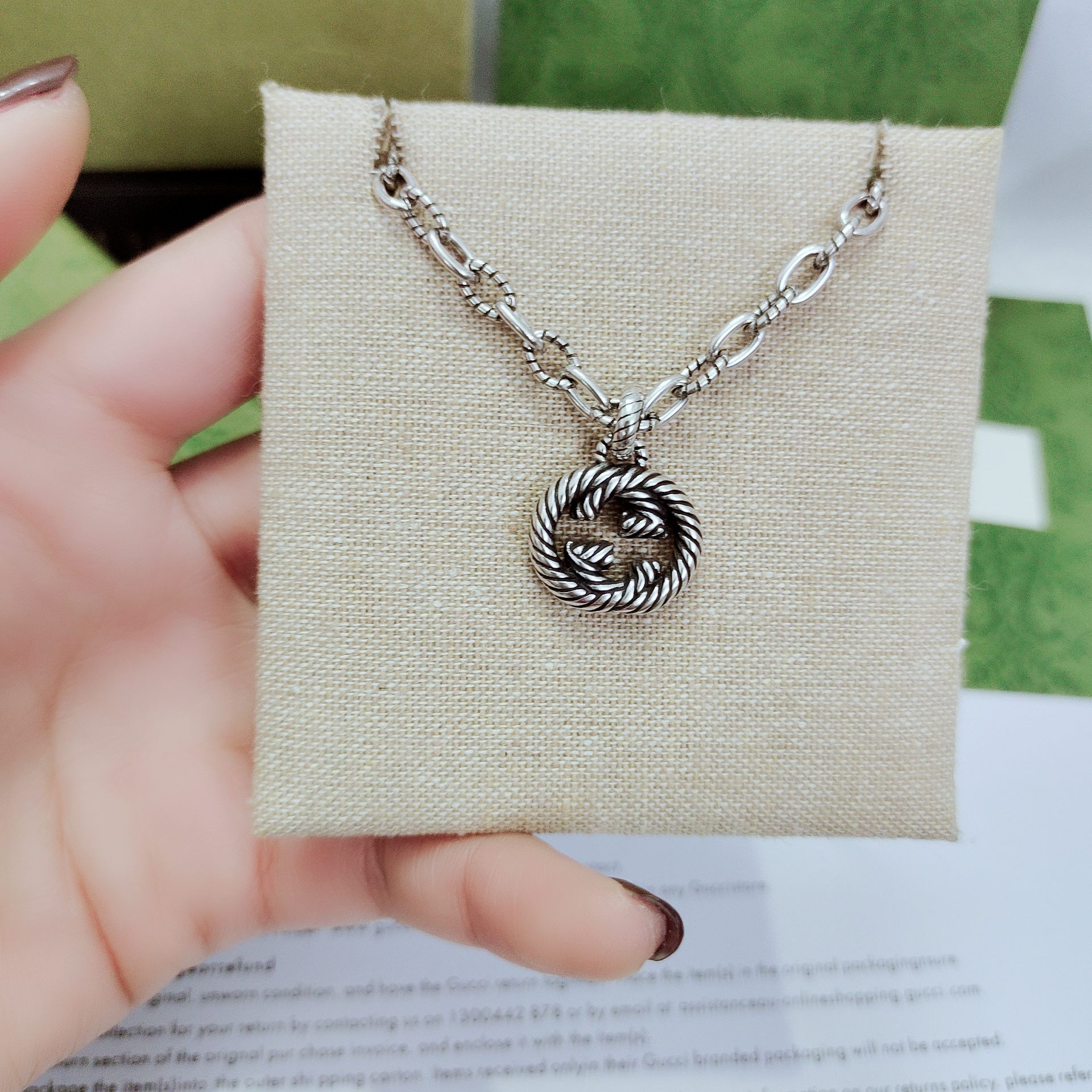 GUcci 织纹降落项链 美しい双G小吊坠