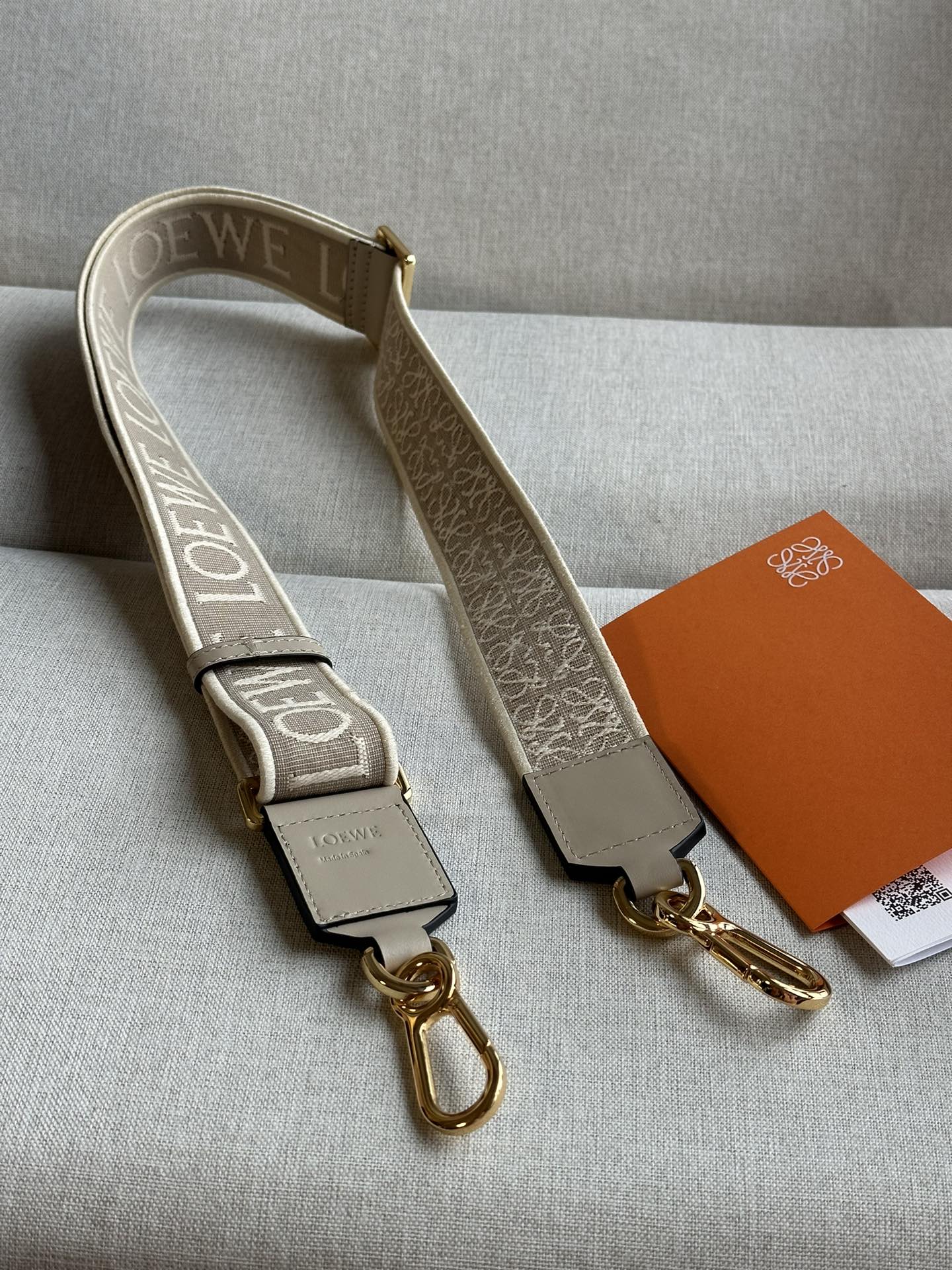 NO:175585,1667 Sand color, special Luo Yiwei, loewe198609091667 沙色,特级罗意威,loewe,Bag