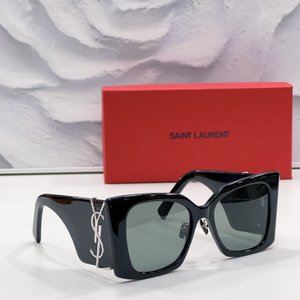 Yves Saint Laurent Sunglasses Set With Diamonds Fashion