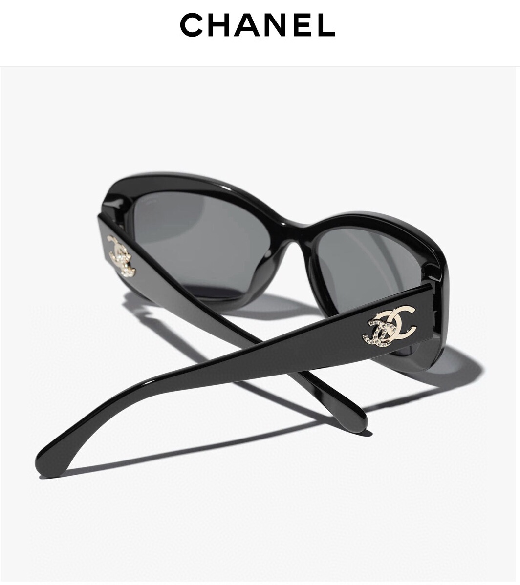  官网

TOP QUALITY 
chanel 
diamond
modCH5468B 
SIZE55