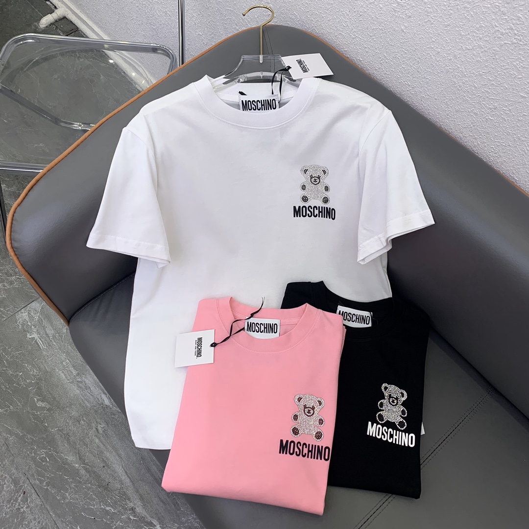Moschino2024早春新款高温烫钻小熊立体胶字母图案T恤！黑色 白色 粉色SmL