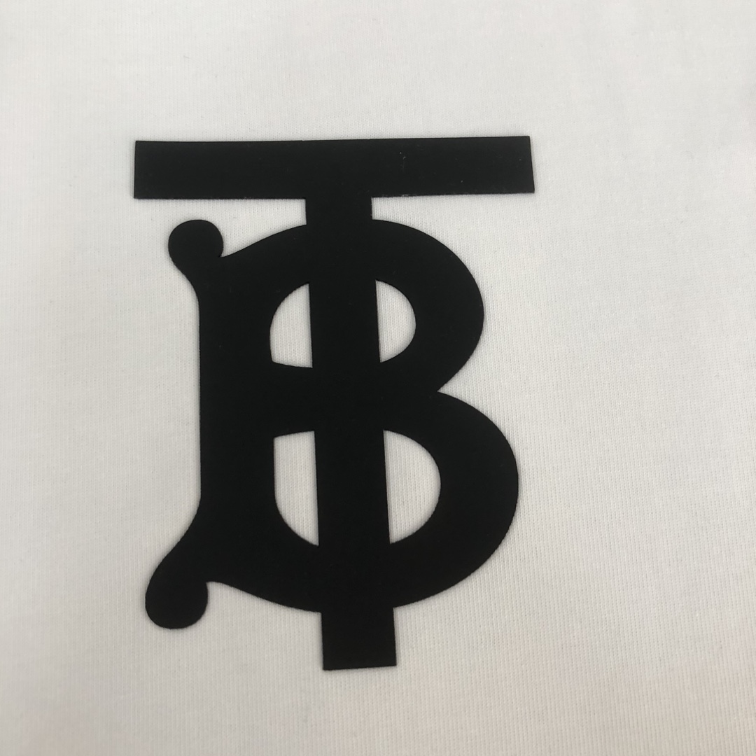 BURBERRY/巴宝莉24ss经典TB胸口LOGO压胶短袖T恤