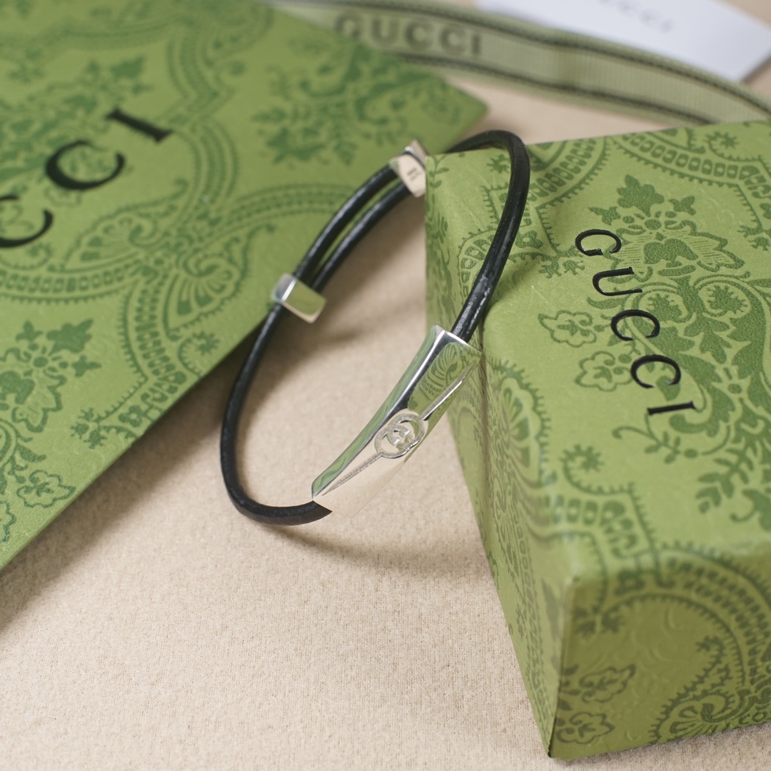 Gucci Interlocking G Silver & Leather Bracelet, New Collection 6 i1706772723 6884 4