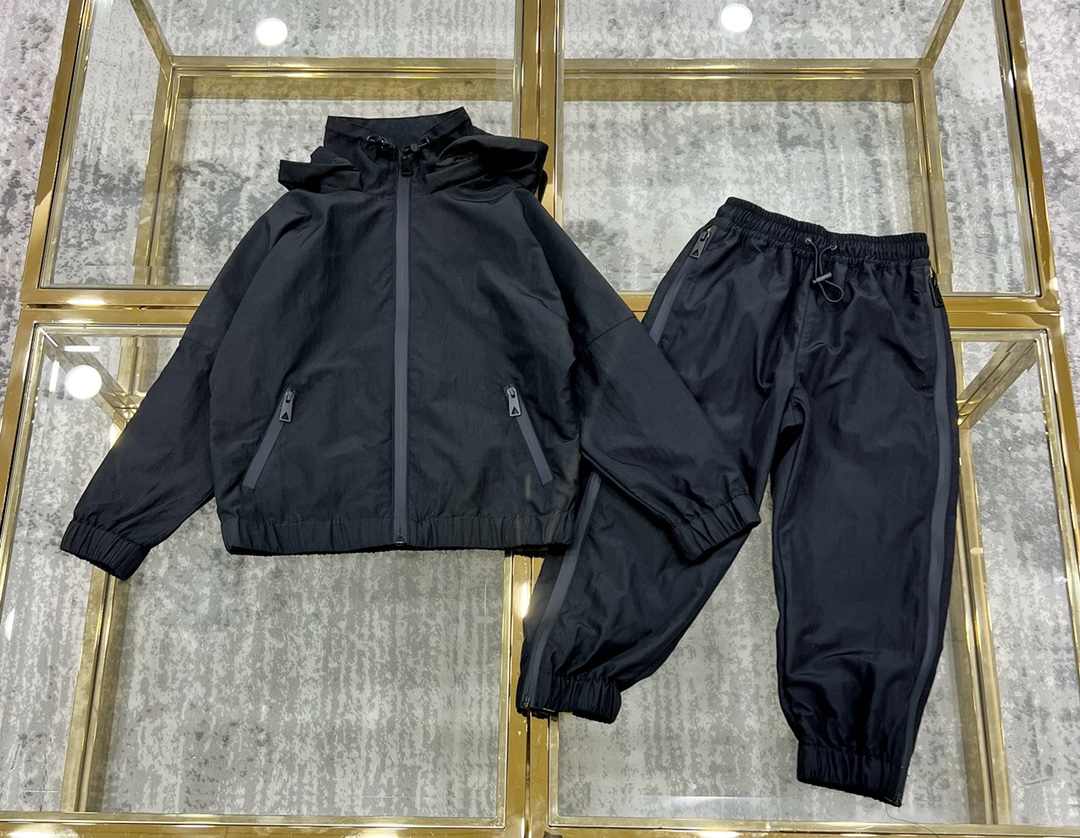 Bottega Veneta’s Innovative Anti-Theft Zipper Technology: A Detailed Overview - 图片 1