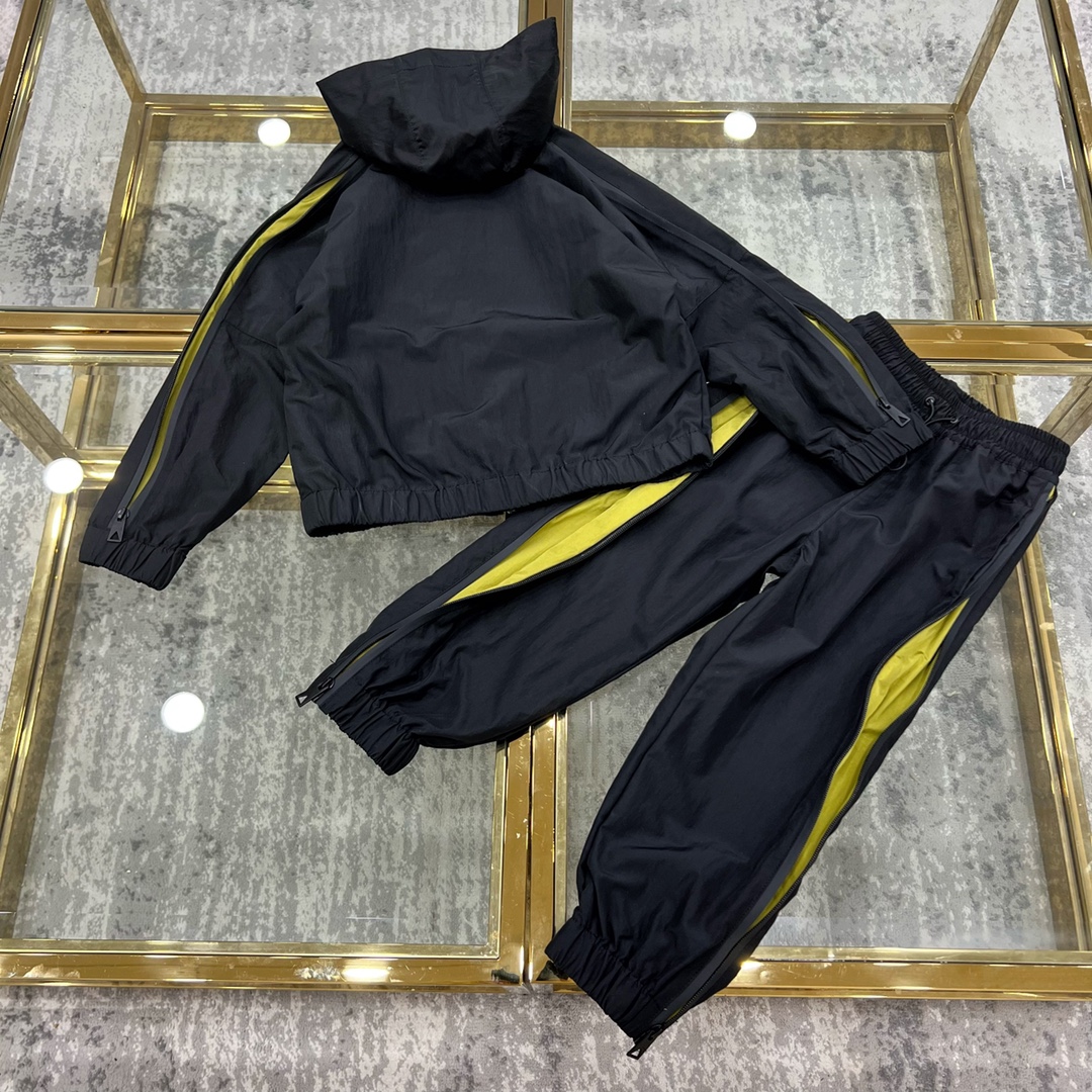 Bottega Veneta’s Innovative Anti-Theft Zipper Technology: A Detailed Overview - 图片 7