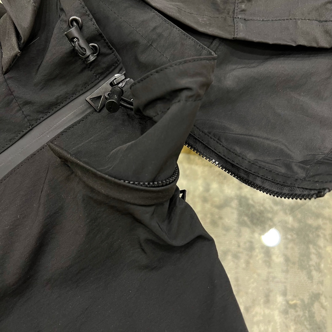 Bottega Veneta’s Innovative Anti-Theft Zipper Technology: A Detailed Overview - 图片 8