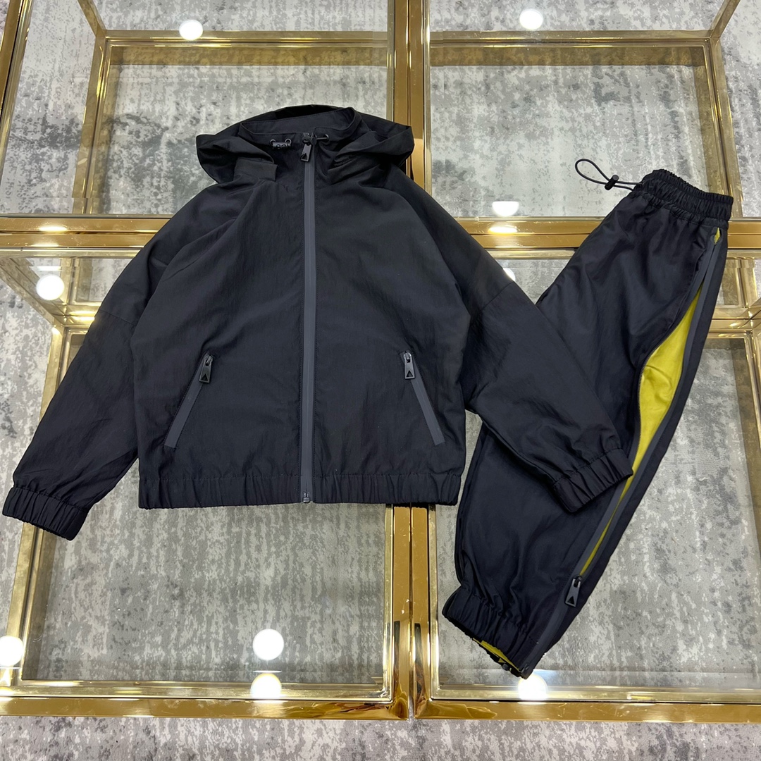 Bottega Veneta’s Innovative Anti-Theft Zipper Technology: A Detailed Overview - 图片 9