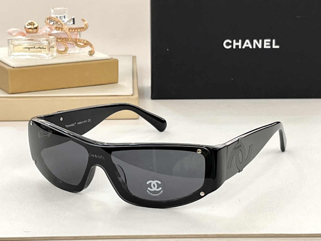 CHANELmodelCH5072Size140-1-140