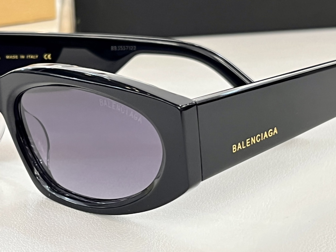 BALENCIAGAMODELBB0031SIZE:57-17-145