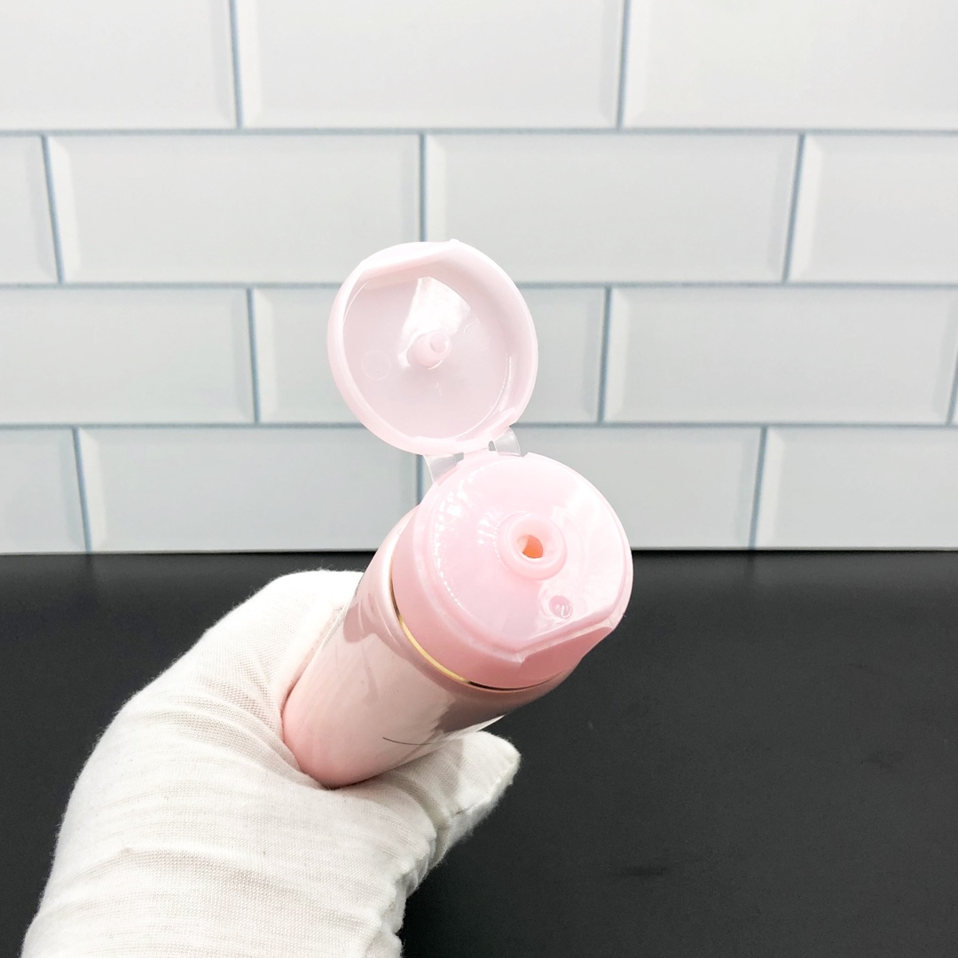 45💰
低价跑量款✔️雅诗兰黛粉色氨基酸洗面奶125ml！