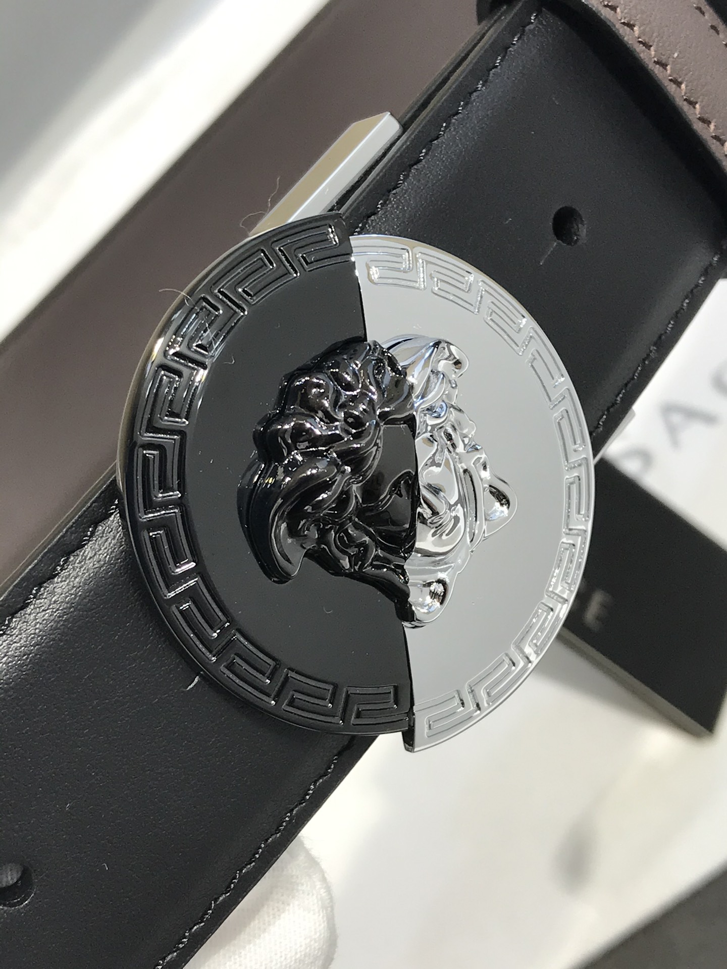 [Versace Belts]The same model for Versace counter, real shot of the counter of