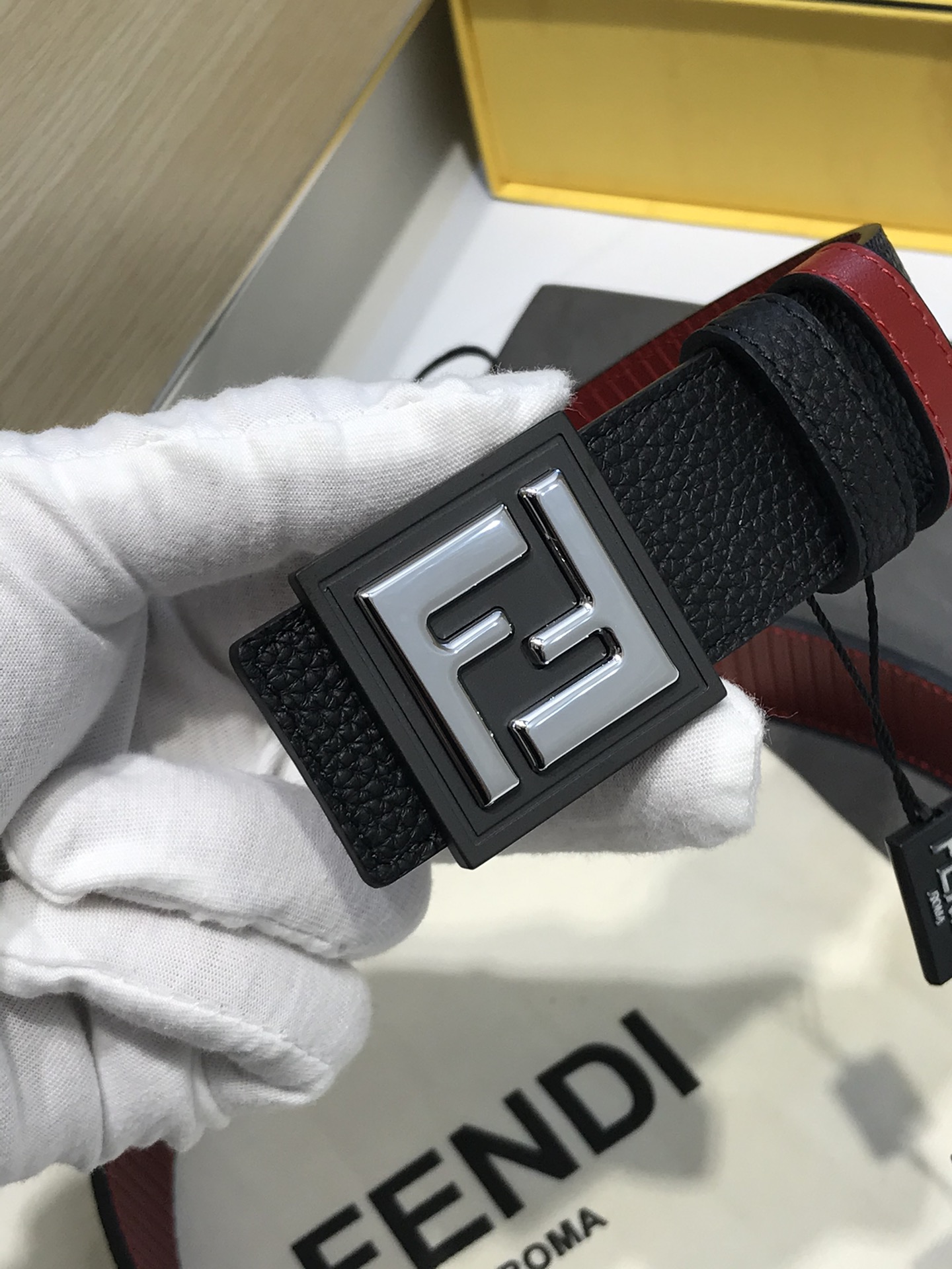 新款FD宽35MM支持NFC芯片扫描标志造型皮带原版间色双层F铆钉扣进口原版黑色小荔枝纹配酒红色压花制成