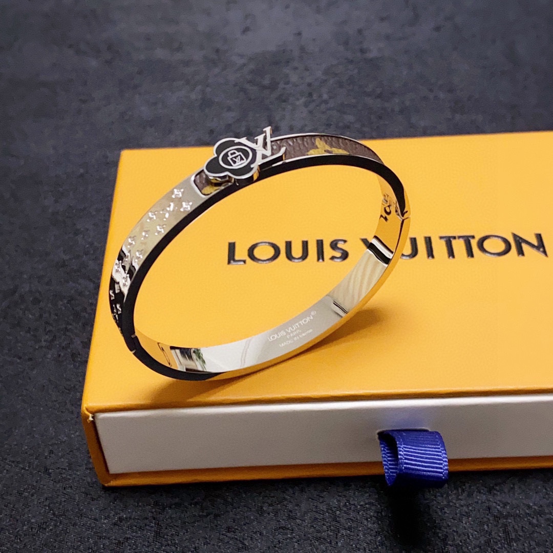 Louis Vuitton Jewelry Bracelet White Vintage