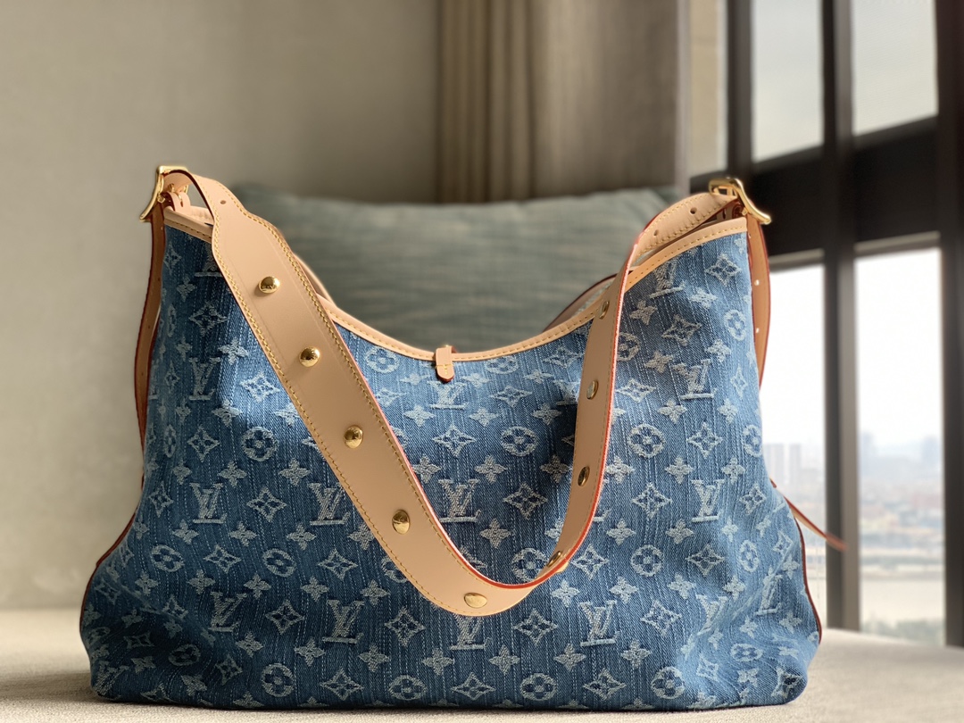 New product debut in 24 years [CARRYALL MM handbag] M46855 blue (denim denim)