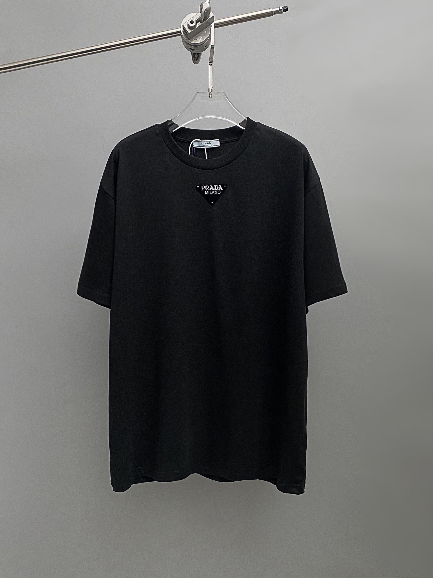 Camiseta de cuello redondo con decoración de tela triangular PR, tejido y teñido a medida, algodón mercerizado de punto…