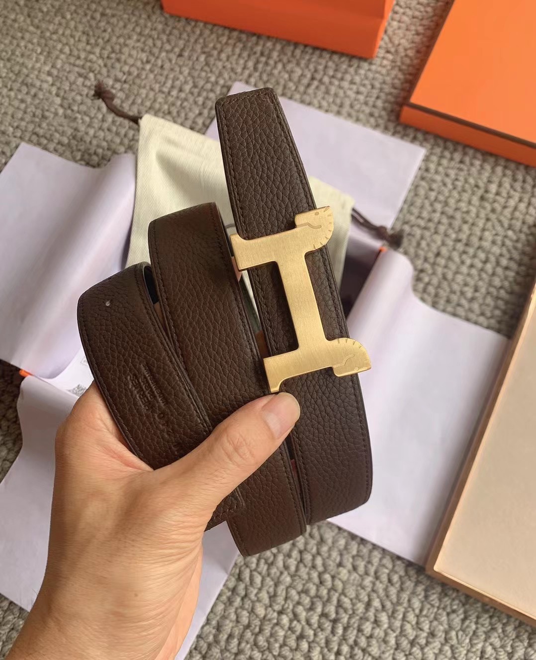  Hermès女装腰带 双面进口原版皮料 纯钢五金 高端上档次  3.2CM