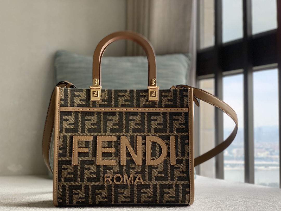 24 god-level version Fendi Sunshine small tote bag, made of fabric, decorated with FF pattern jacquard, sandstone FENDI ROMA leather lettering. S