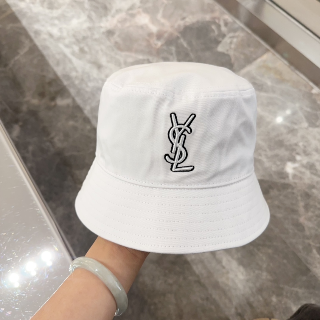 

YSL圣罗兰 字母刺绣渔夫帽|韩系风
一款简单休闲风的棒球帽
是牛仔的款式 减龄百搭 适配度很高！

