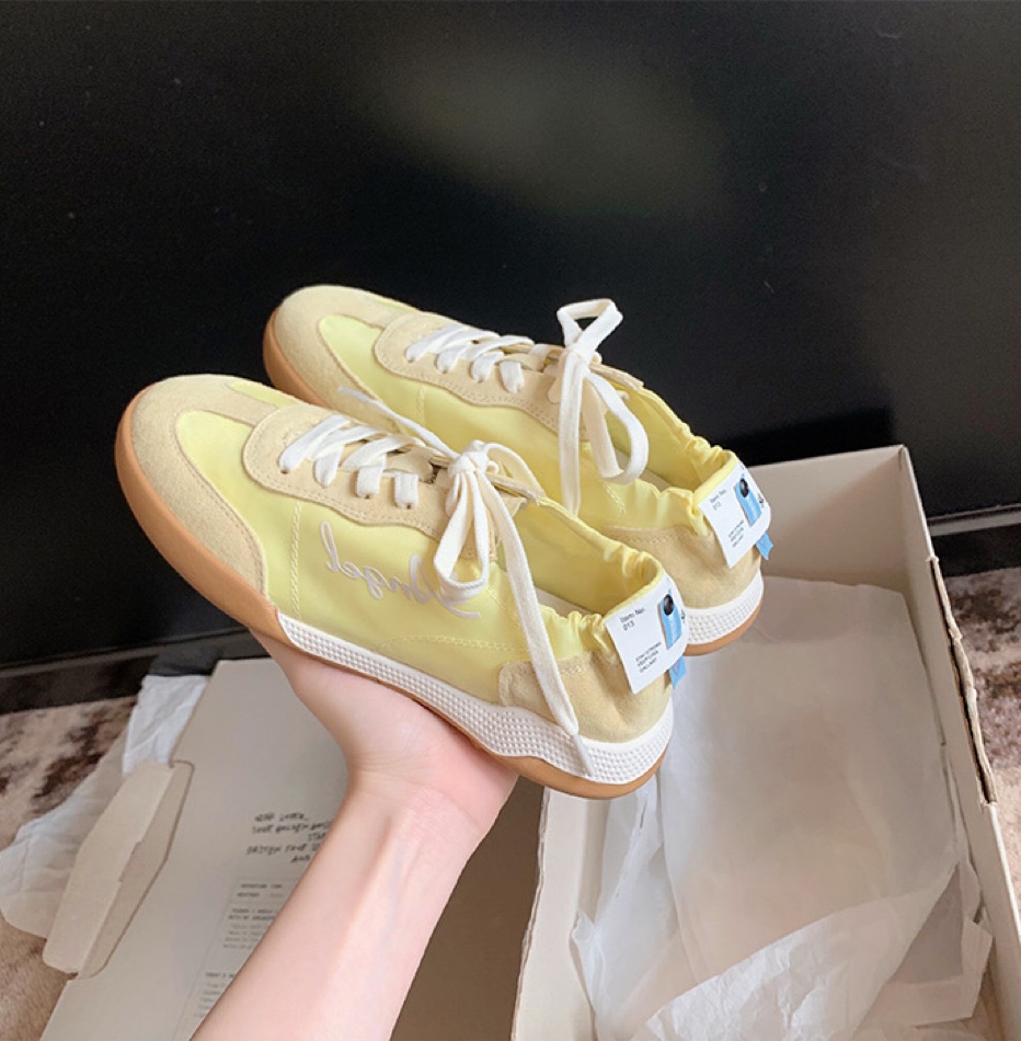 Stuart Weitzman’s 2024 Sports Shoes: Comfortable, Stylish, and German-Inspired - 图片 6