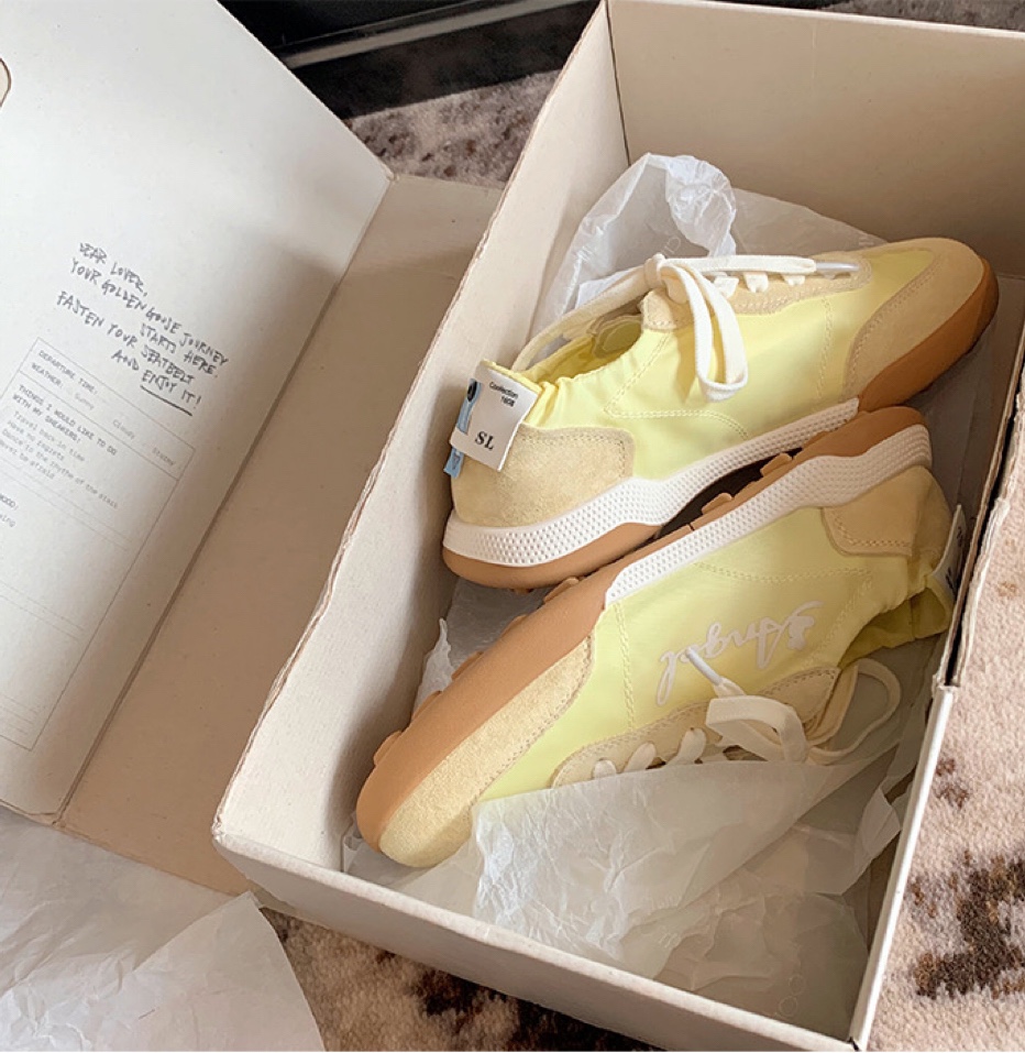 Stuart Weitzman’s 2024 Sports Shoes: Comfortable, Stylish, and German-Inspired - 图片 4