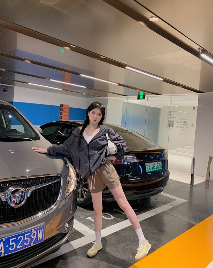 Stuart Weitzman’s 2024 Sports Shoes: Comfortable, Stylish, and German-Inspired - 图片 8