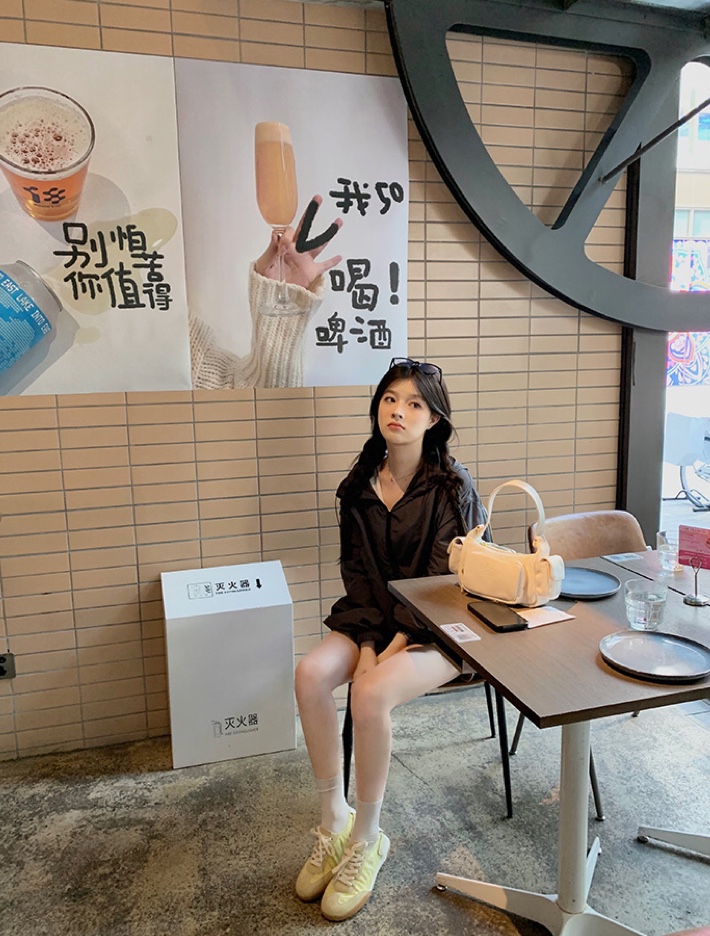 Stuart Weitzman’s 2024 Sports Shoes: Comfortable, Stylish, and German-Inspired - 图片 9