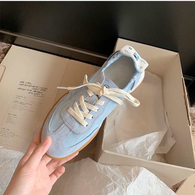 Stuart Weitzman’s 2024 German Sports Shoes: Comfortable and Stylish Summer Collection