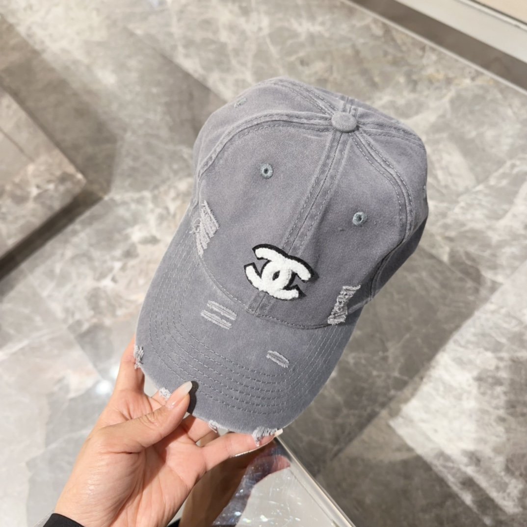 CHANEL香奈儿新款简约logo棒球帽新款出货赶紧入手！