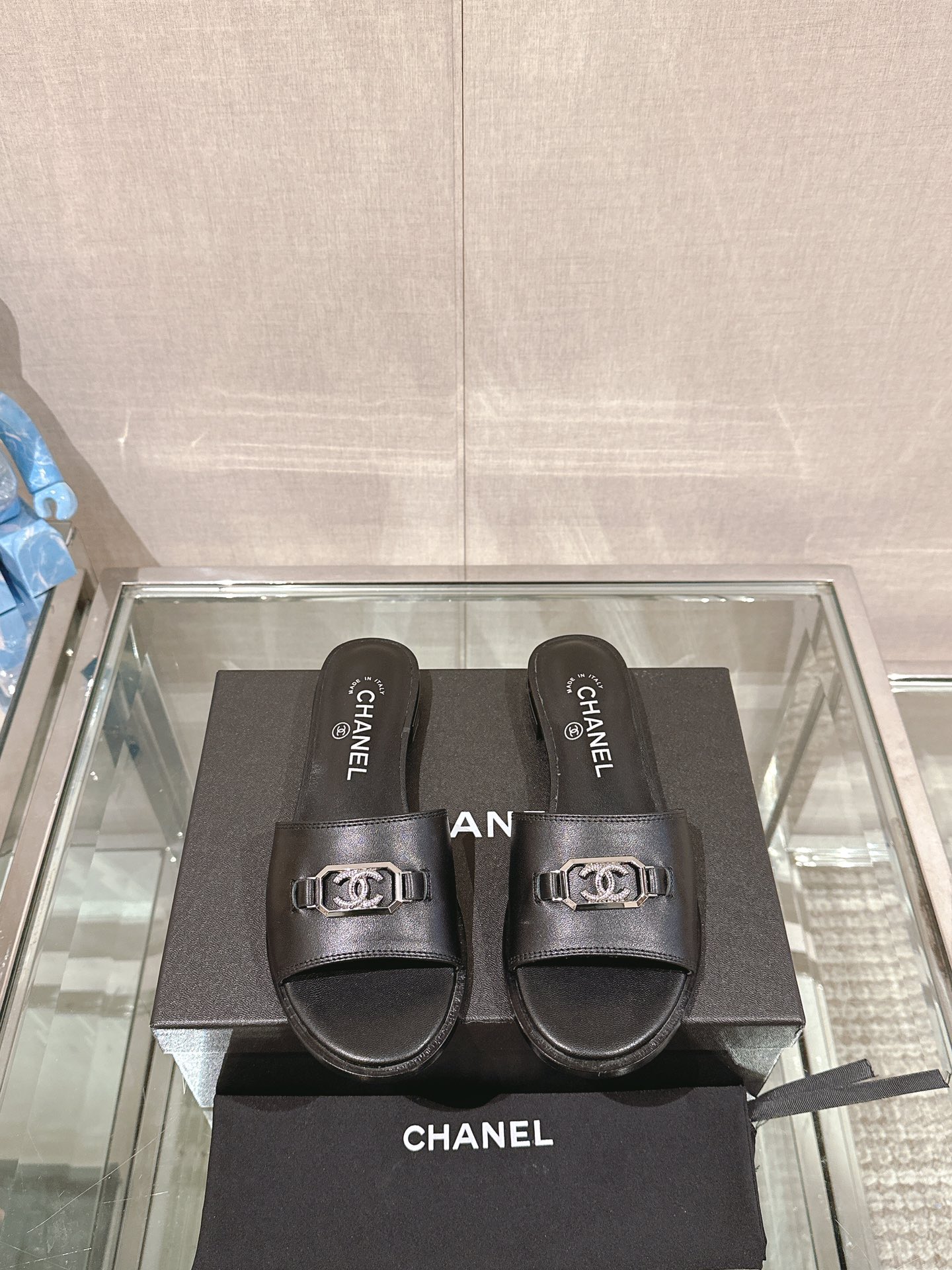 Chanel 24Ss春夏新款Chane*小香中古扣一字凉拖鞋