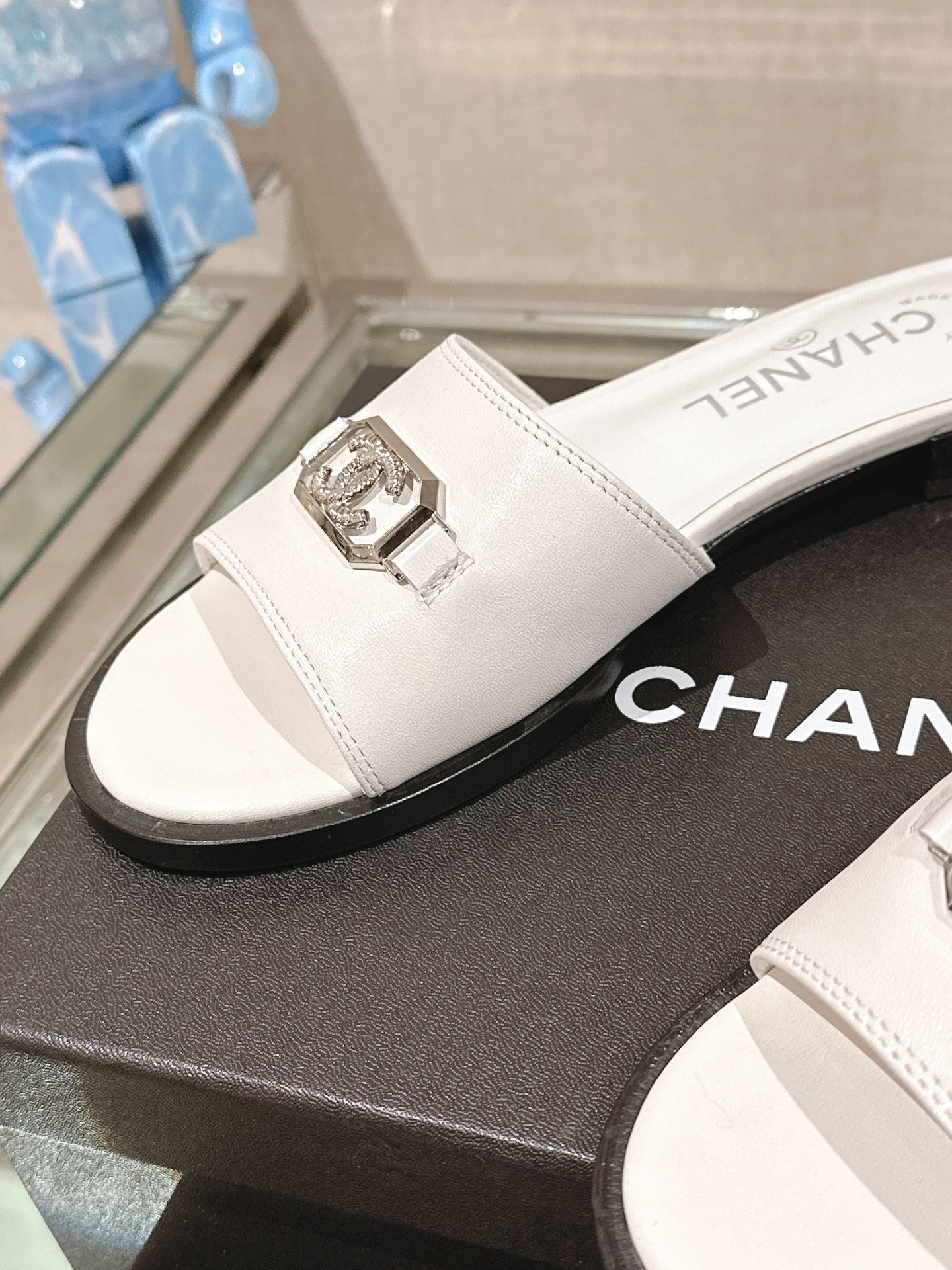 Chanel 24Ss春夏新款Chane*小香中古扣一字凉拖鞋