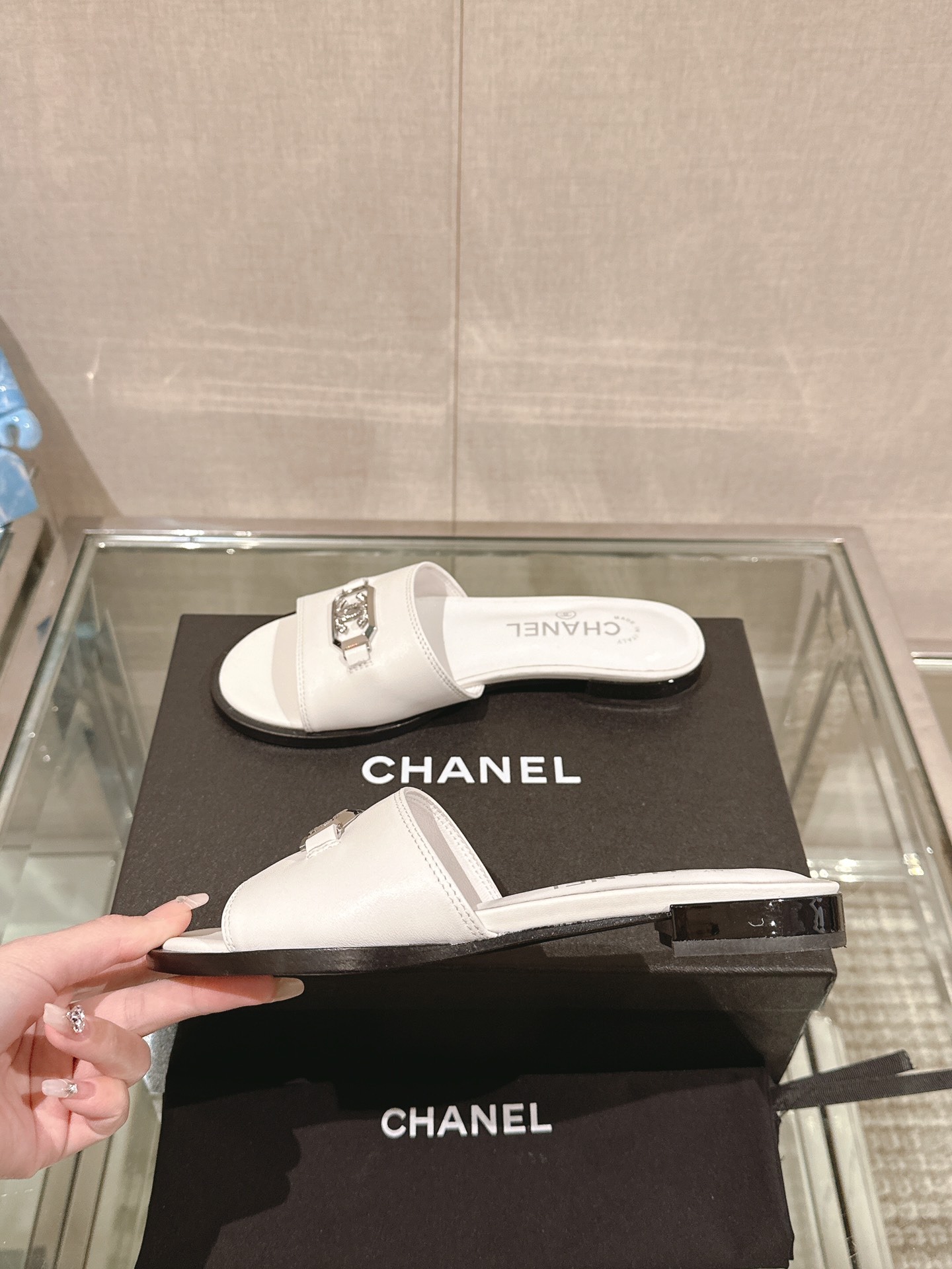 Chanel 24Ss春夏新款Chane*小香中古扣一字凉拖鞋