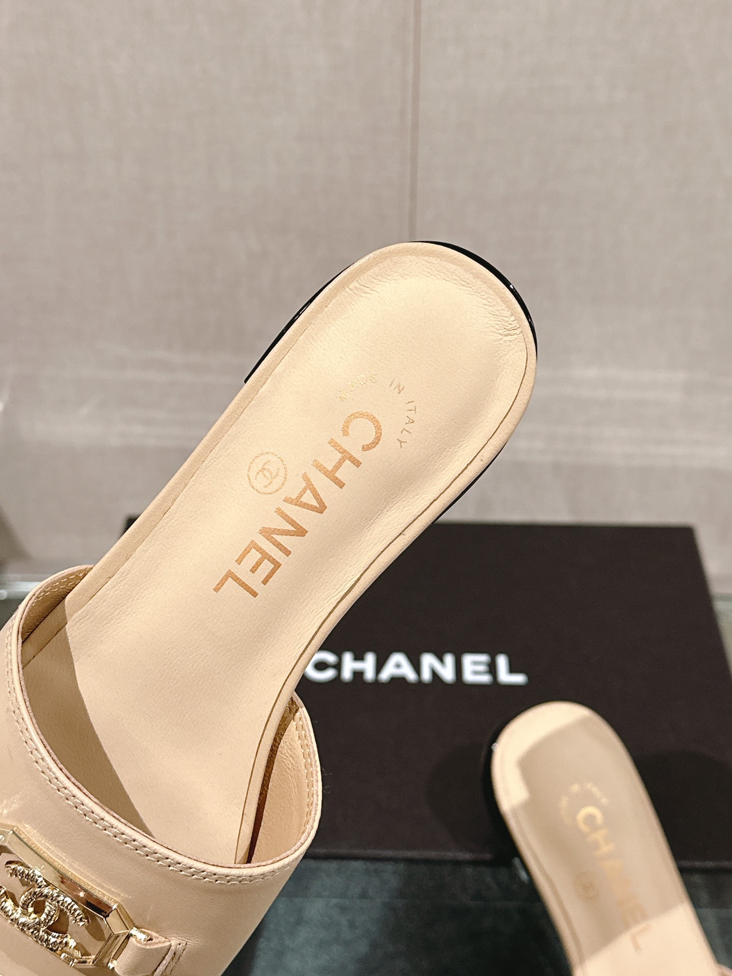 Chanel 24Ss春夏新款Chane*小香中古扣一字凉拖鞋