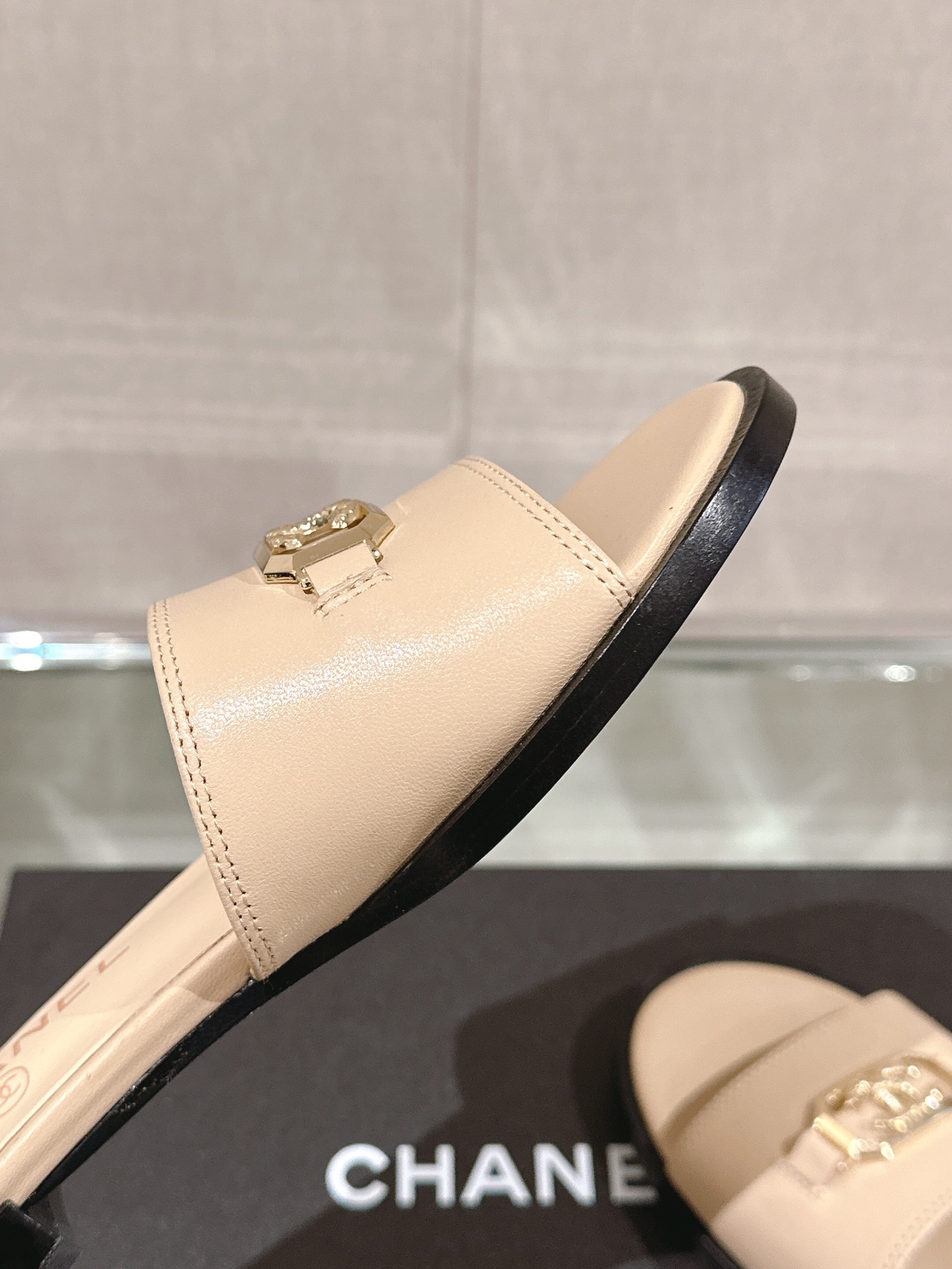 Chanel 24Ss春夏新款Chane*小香中古扣一字凉拖鞋