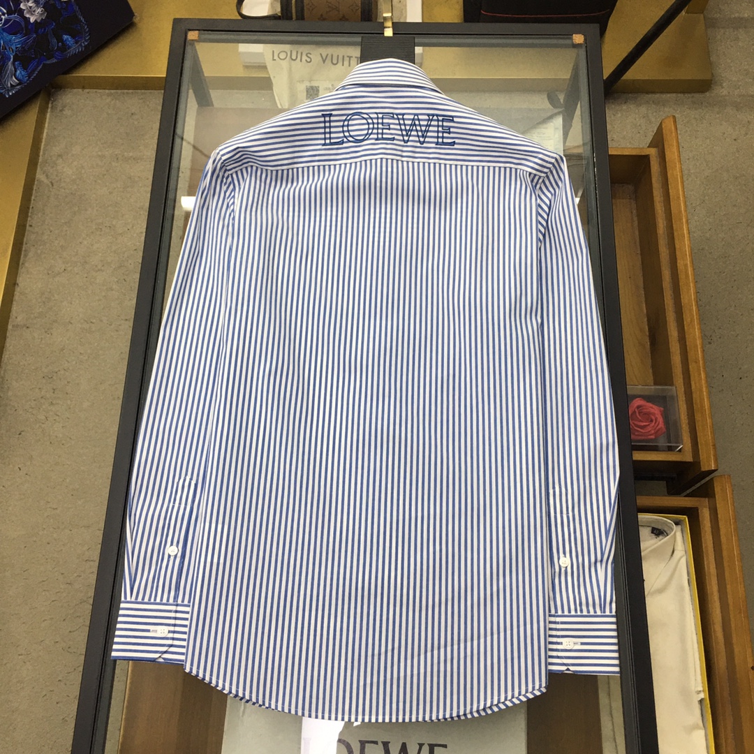新品衬衫Loew...Low家24春时装款长袖衬衫！版型高端的时尚美学设计结合立体裁剪的版型使穿着更具舒
