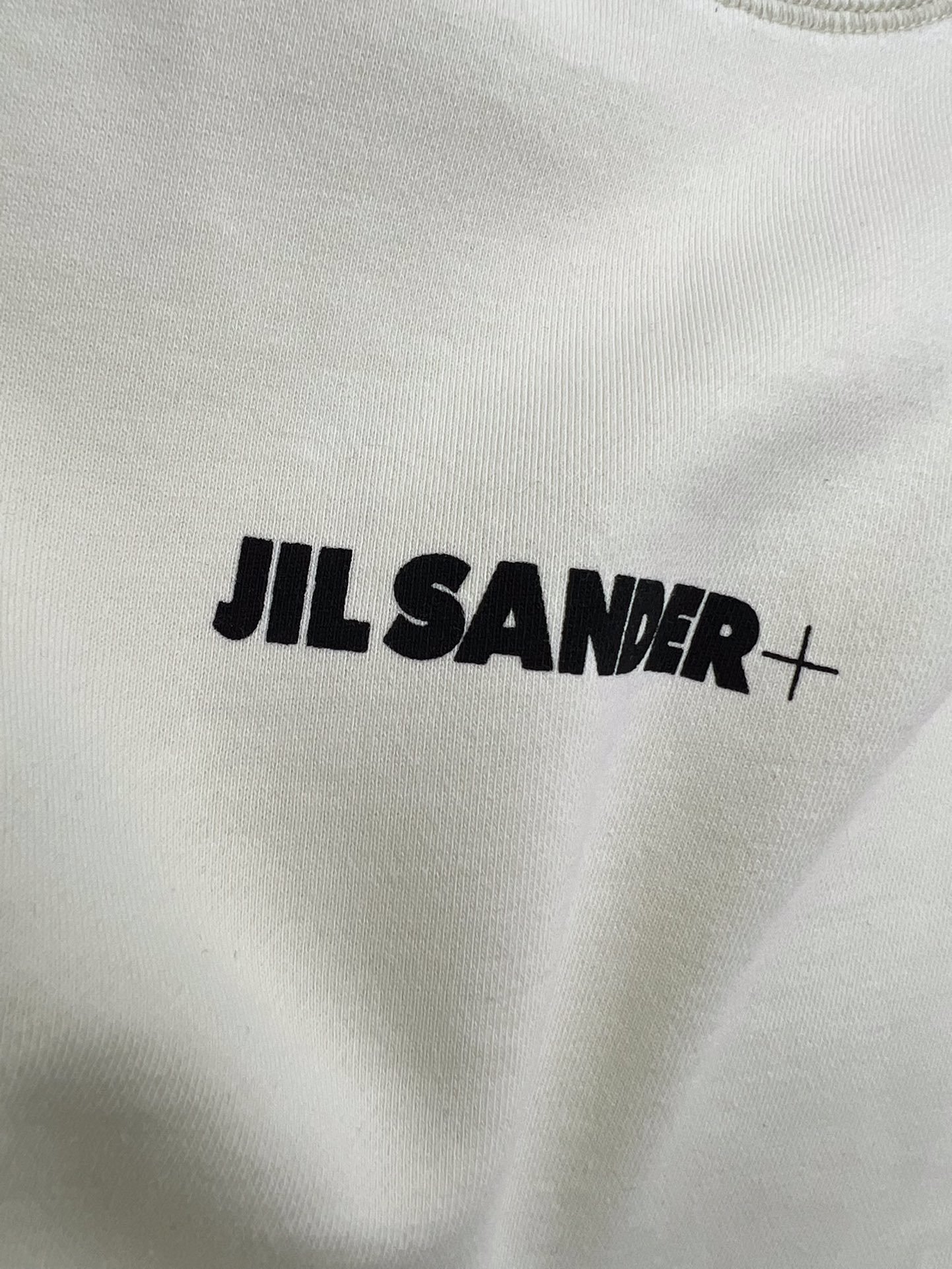 JILSANDE*字母logo卫衣JIL经典字母logo卫衣优质的高克重精梳棉质感超好慵懒随性的宽松版型