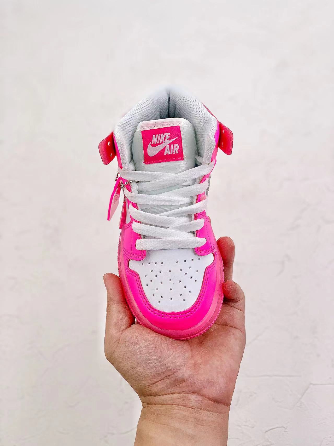 图片[6]-海外专版 没人能拒绝的海外版的圣诞芭比鞋！每天都大呼“哇塞”的礼物在这里：Nike Dunk Low芭比甜心可爱挂件 少女清新防滑减震低帮板鞋24-37-选品中心