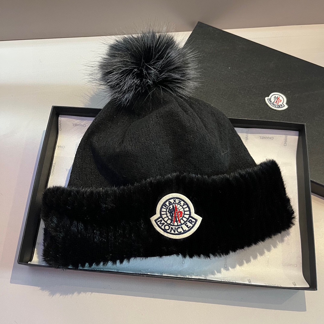 NO:191148,Special offer silhouette wool hat, fox wool ball, black and white, hat, Moncler, hats19860909特价 蒙口毛线帽,狐狸毛球,黑 白两色,帽子,Moncler,hats,hat