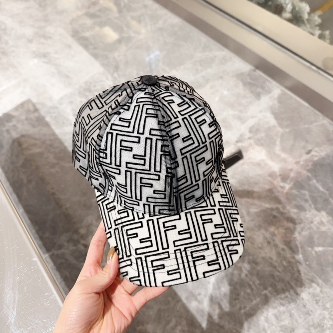 NO:190966,Fendi FF original single baseball cap [counter style] is rare and great!  Original order!  Couple style!  The advantage over other hats is that they are easy to fold and easy to carry. The moderate veil has the effect of modifying the face shape. The matching style is mainly casual and comfortable clothing. It is suitable for all kinds of items to mix and match. It is stylish and classy!  The meticulous workmanship is not comparable to ordinary goods!  ,hats,fendi,hats19860909芬迪FF原单棒球帽［专柜款］难得牛货！原单货！情侣款！比起其他帽子的优势,就在于它方便折叠易携带,适中的檐有修饰脸型的效果搭配的造型也是以休闲舒适的服装为主,适合各种单品都可以混搭.有型有档次！细致的做工,不是普通货可比的！,帽子,fendi,hats,hat