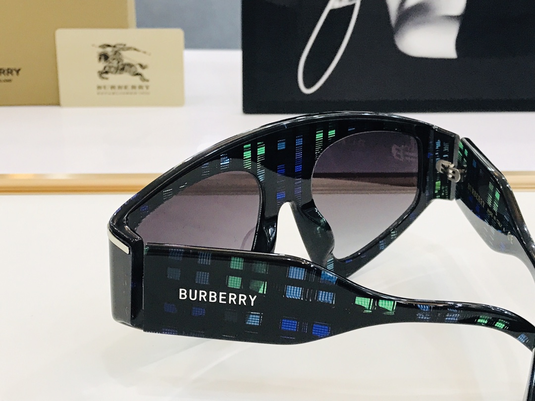 高品质BURBERR*巴家BE4353Size56口22-135女款太阳眼镜[得意[愉快]X意大利进口材