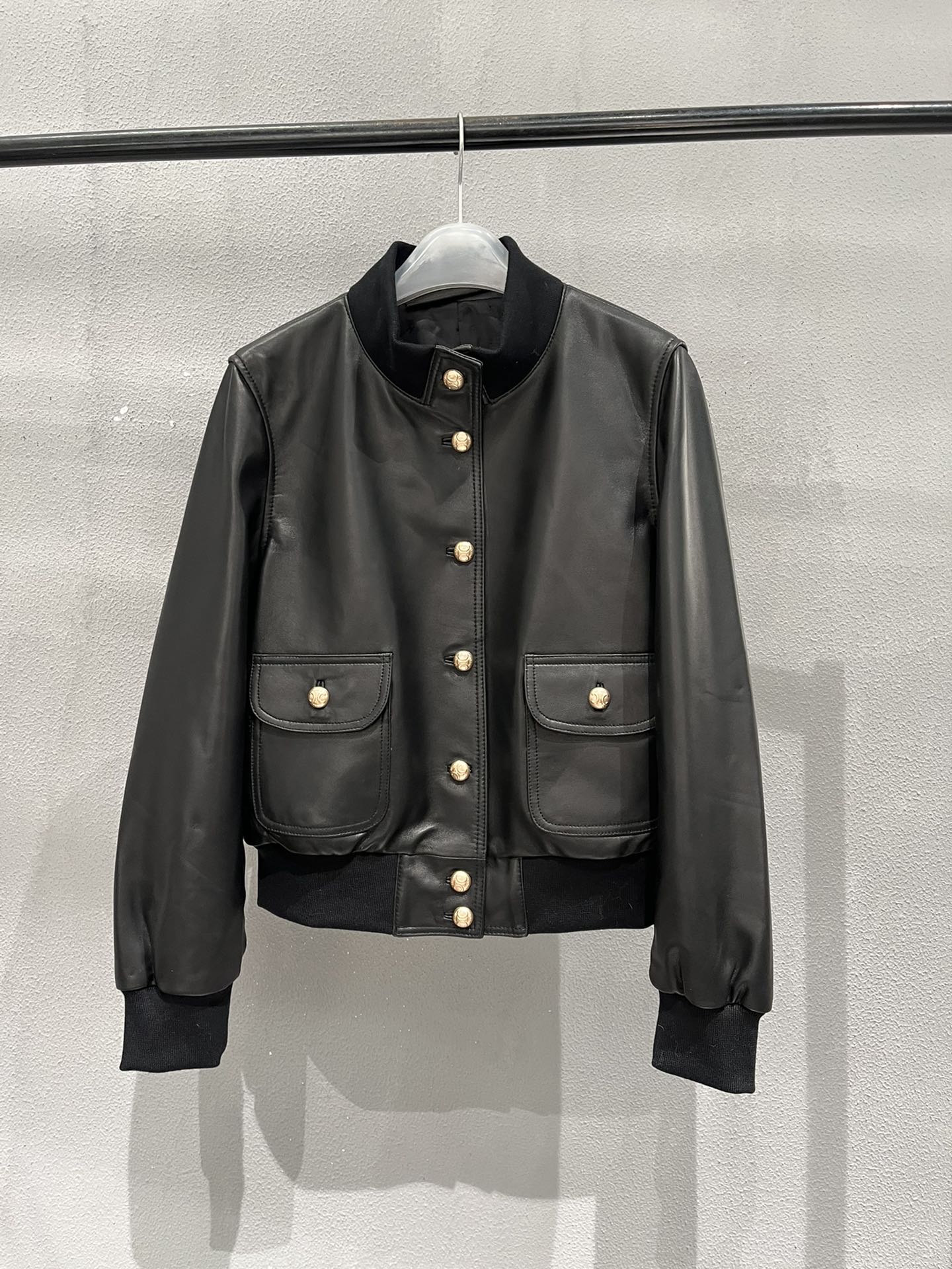 NO:742655,,Celine new sheepskin baseball, simple and versatile,Celine-clothing,celine,celine,sheepskin,19860909,Celine新款羊皮棒球,简约百搭,赛琳-服装,celine,celine,sheepskin,,Women's clothing