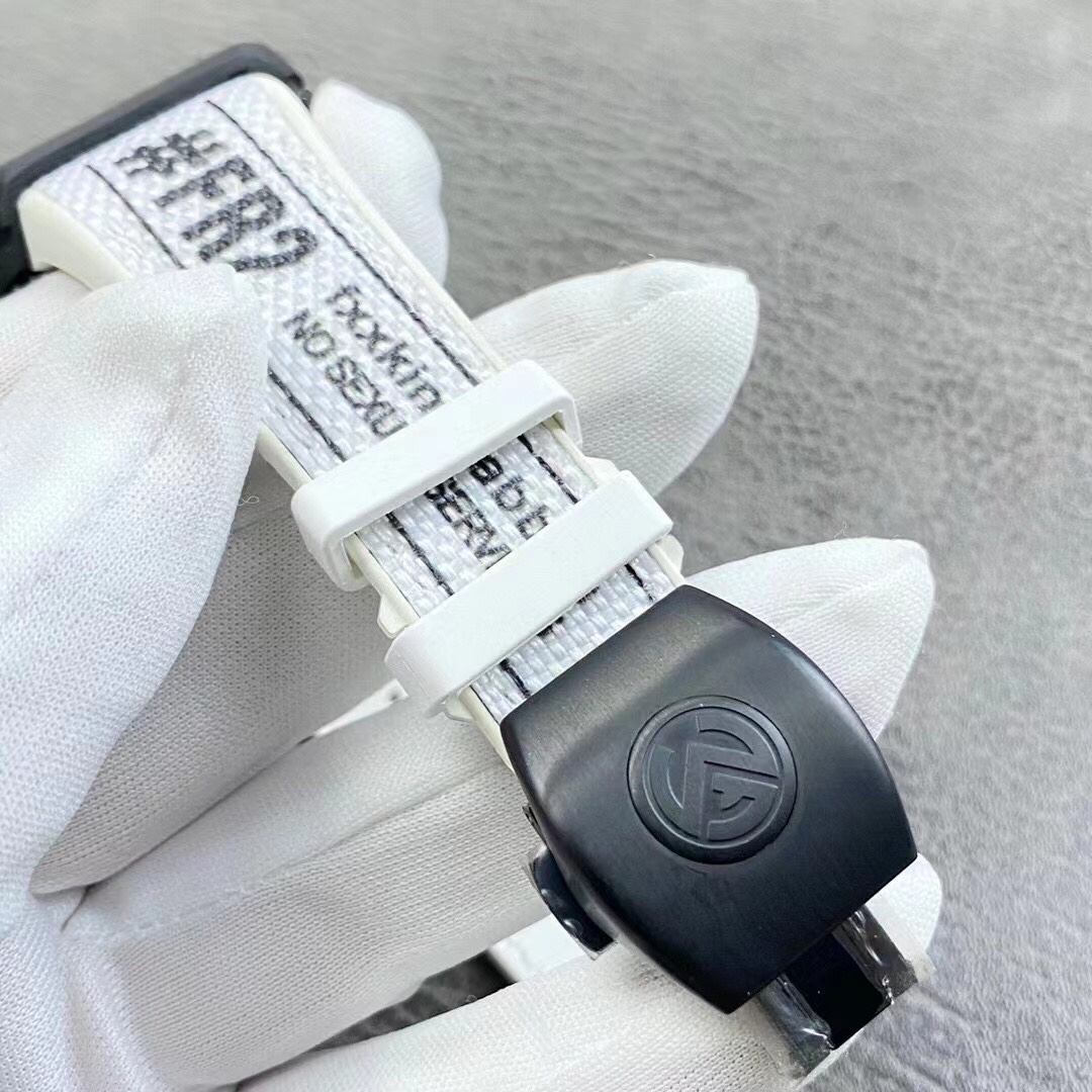 Rolex 2024全场特价 V45 流氓兔VS蓝游艇