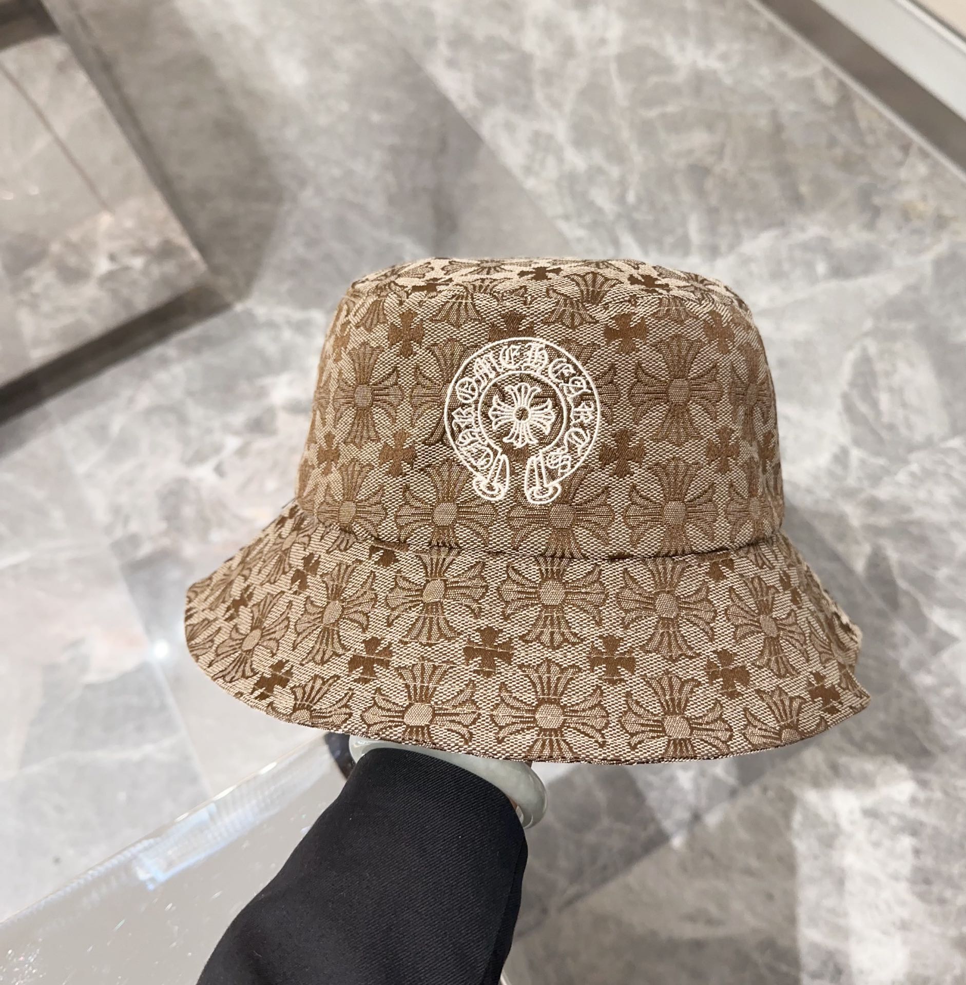 NO:190980,Crowxinchun Fisherman's Ball Cap, personality and fashionable style, classic cross logo, casual and cool feeling, neutral style, same style for men and women!  A variety of colors, super easy to match!  ,hats,chrome hearts,espadrilles,hats19860909克罗心春渔夫球帽,个性时尚款 经典十字架标志,休闲带点酷酷的感觉,中性款 男女同款！多种色系,超好搭！,帽子,chrome hearts,espadrilles,hats,hat