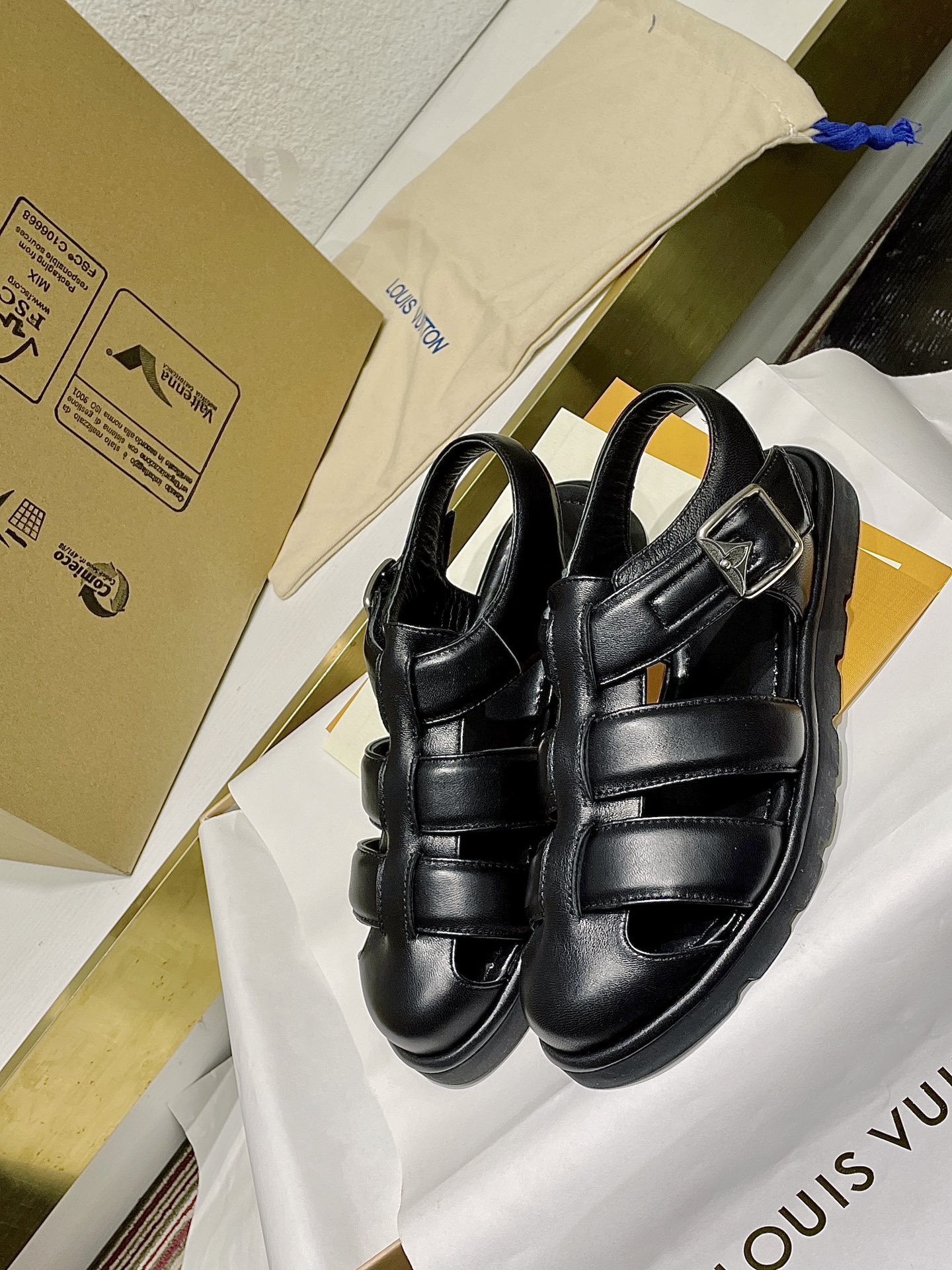 Nuevas sandalias planas 💕💕CordobaComfort para mujer de primavera y verano 2024 de Louis Vuitton / Louis Vui…