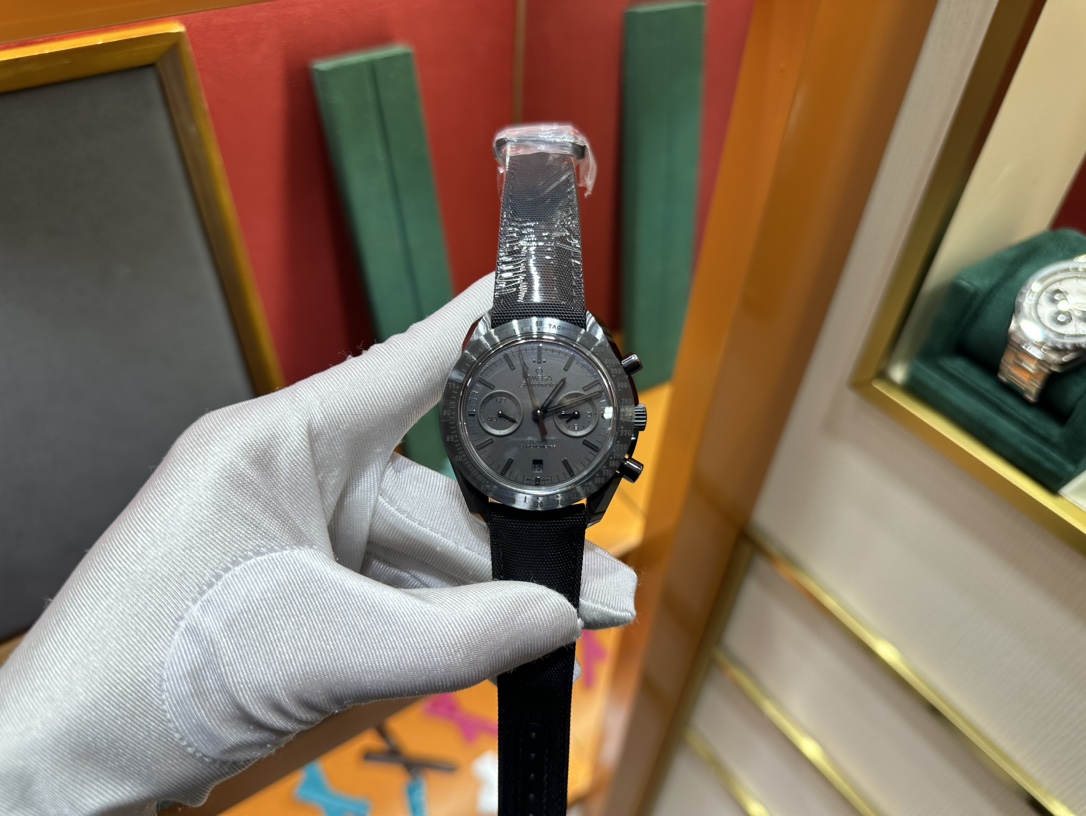 NO:145306,Omega Speedmaster's 