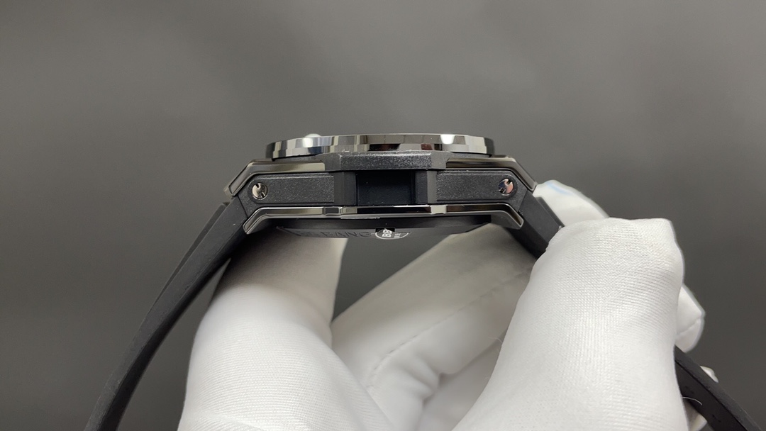 Hublot 2024全场特价 今日推荐 大爆炸 黑陶瓷 42mm 1280机