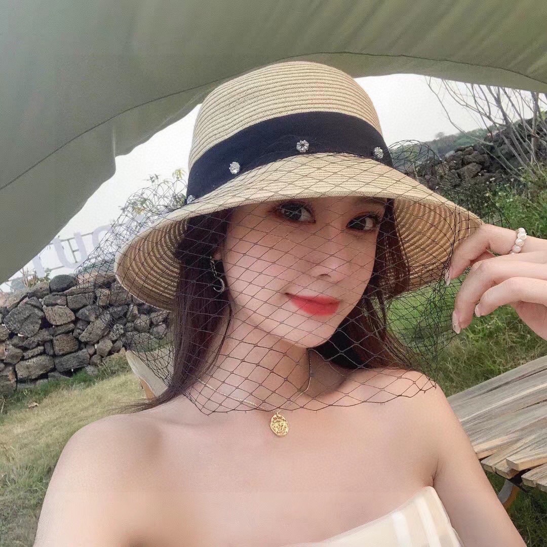 NO:191302,Chanel Chanel mesh top hat, celebrity style straw hat, beach hat, head circumference 57cm hat, fisherman hat, baseball hat, knit hat, hat, chanel, chanel, espadrilles, hats19860909Chanel香奈儿网纱礼帽,名媛风草帽,沙滩帽,头围57cm帽子渔夫帽棒球帽针织帽,帽子,chanel,chanel,espadrilles,hats,hat