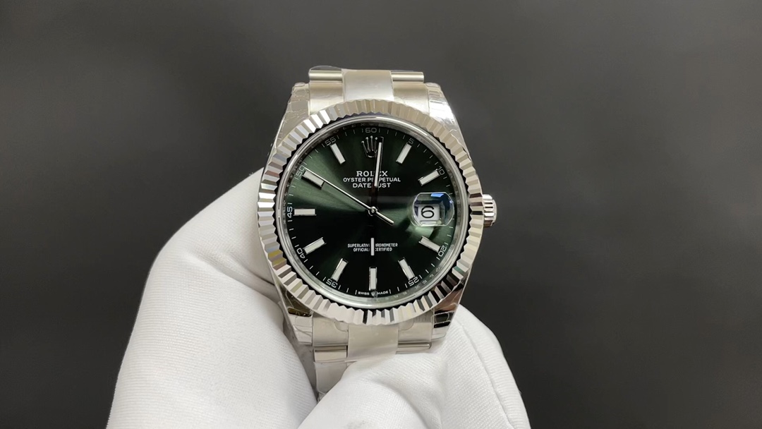 Rolex 2024全场特价 今日推荐 日志 白壳绿面 41mm 3235机